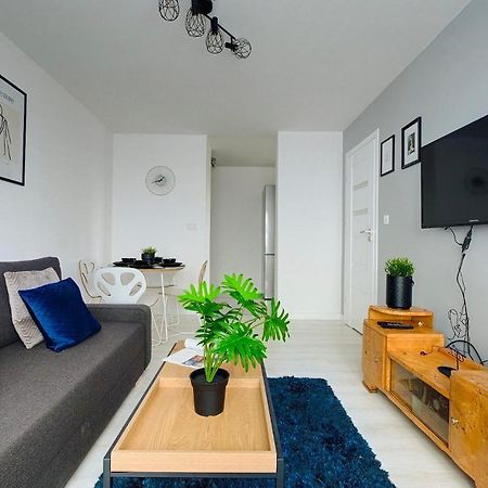 Ferienwohnung Warsaw Inside Solec With Private Parking Exterior foto