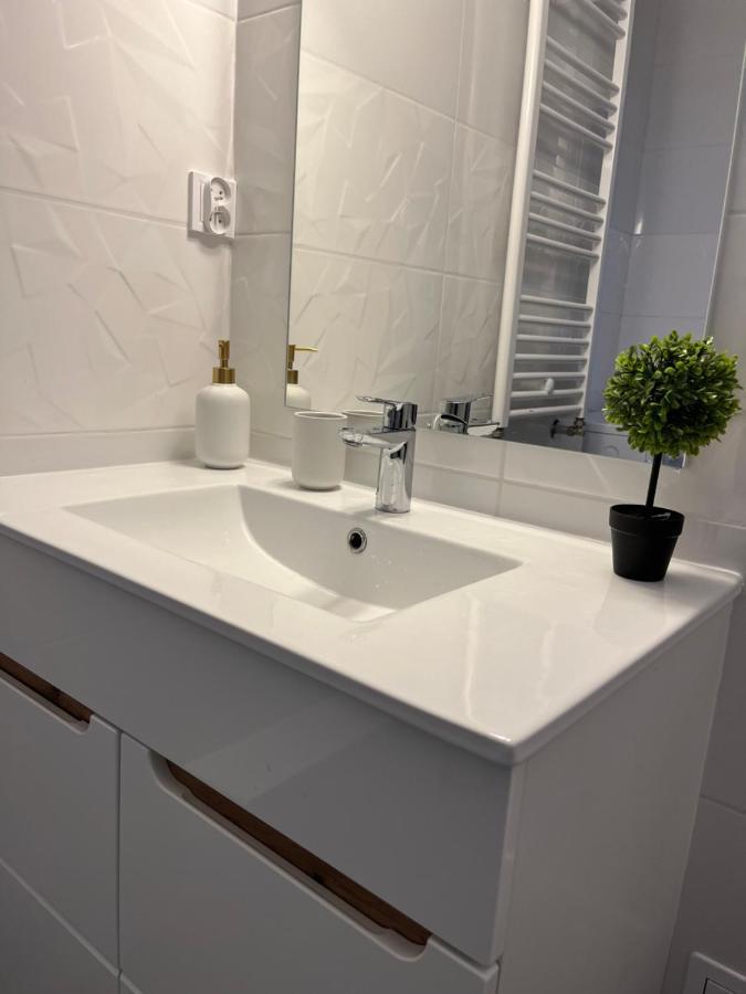 Ferienwohnung Warsaw Inside Solec With Private Parking Exterior foto